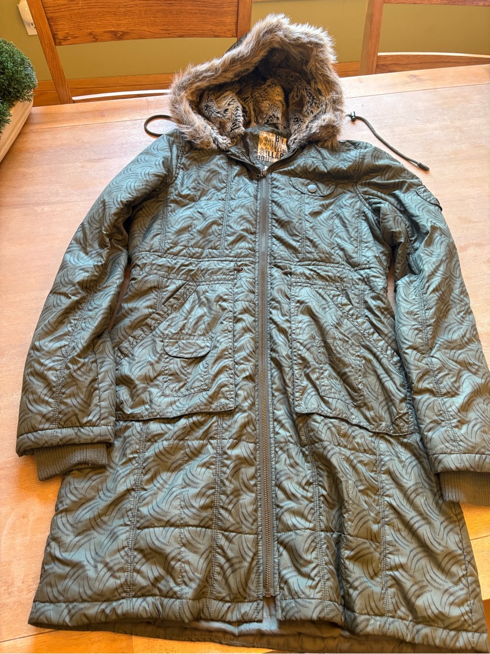 Billabong Quilted Hooded Puffer Coat in Olive